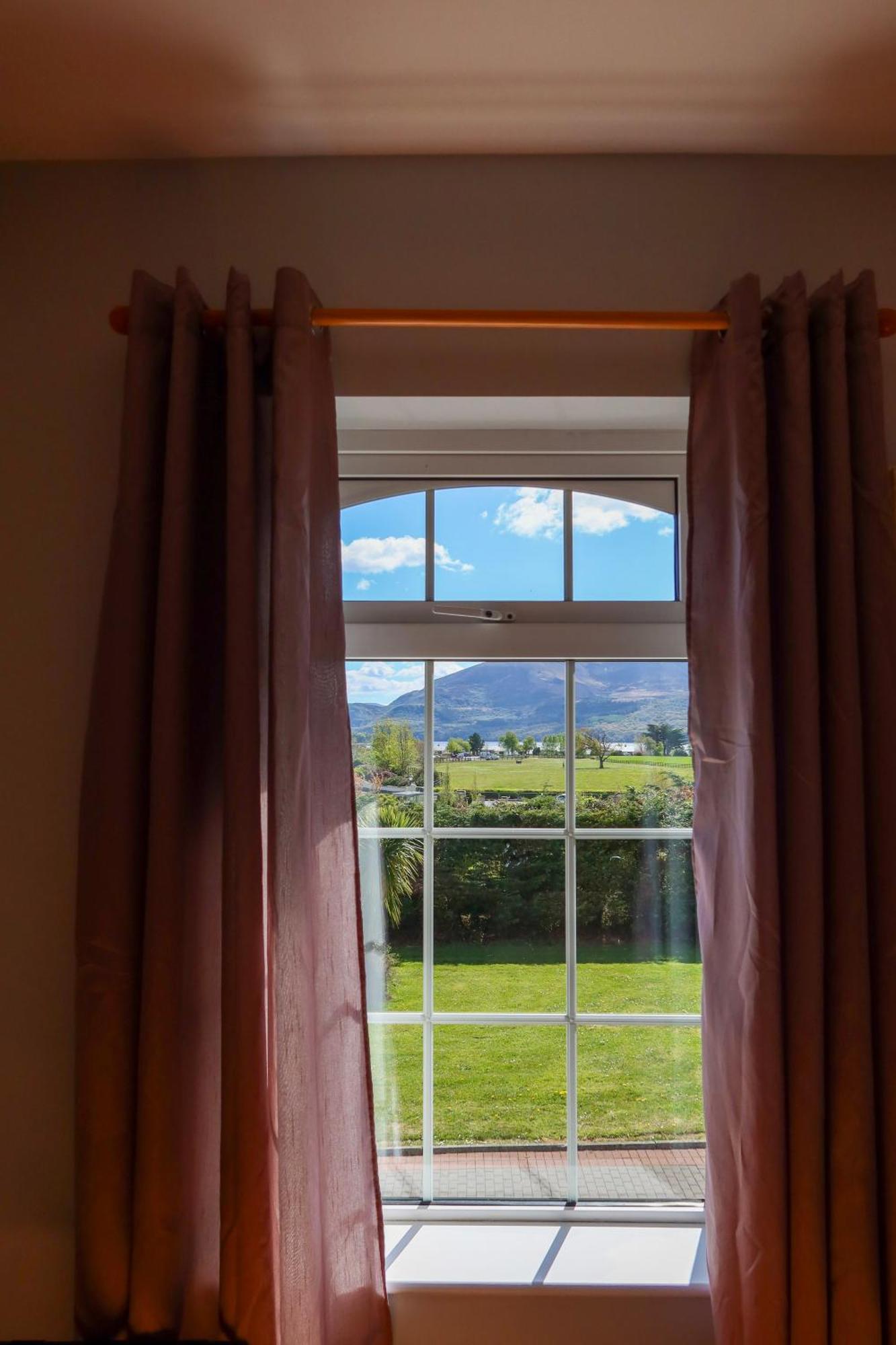 Woodville Lodge Guesthouse Killarney Dış mekan fotoğraf