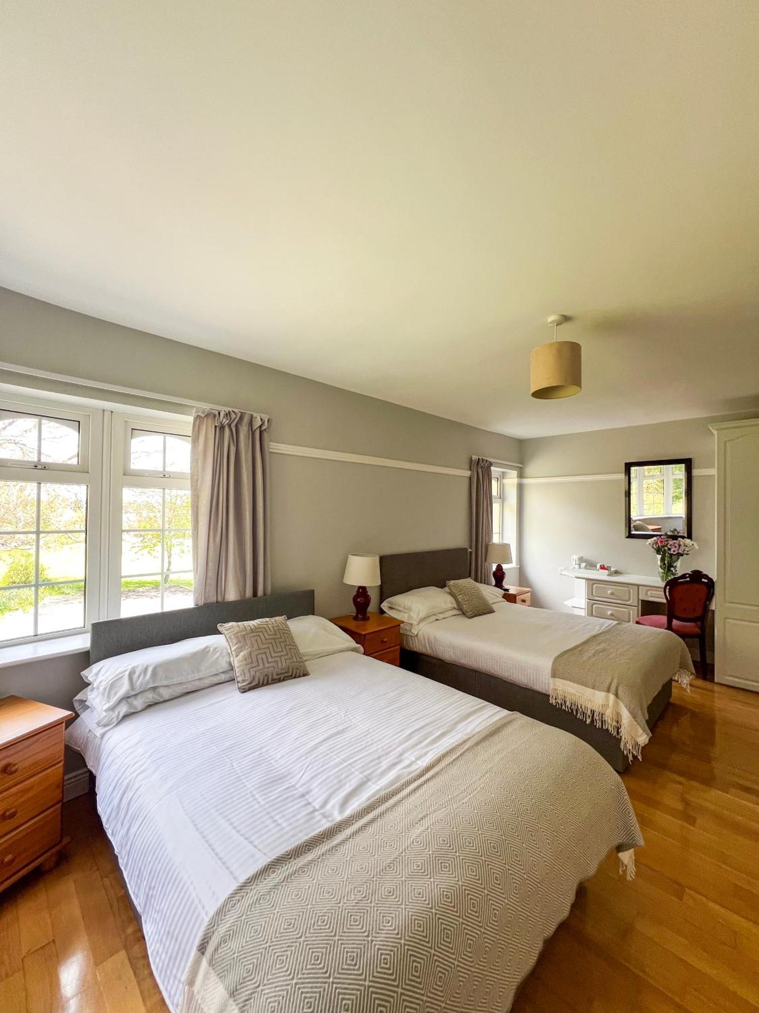 Woodville Lodge Guesthouse Killarney Dış mekan fotoğraf