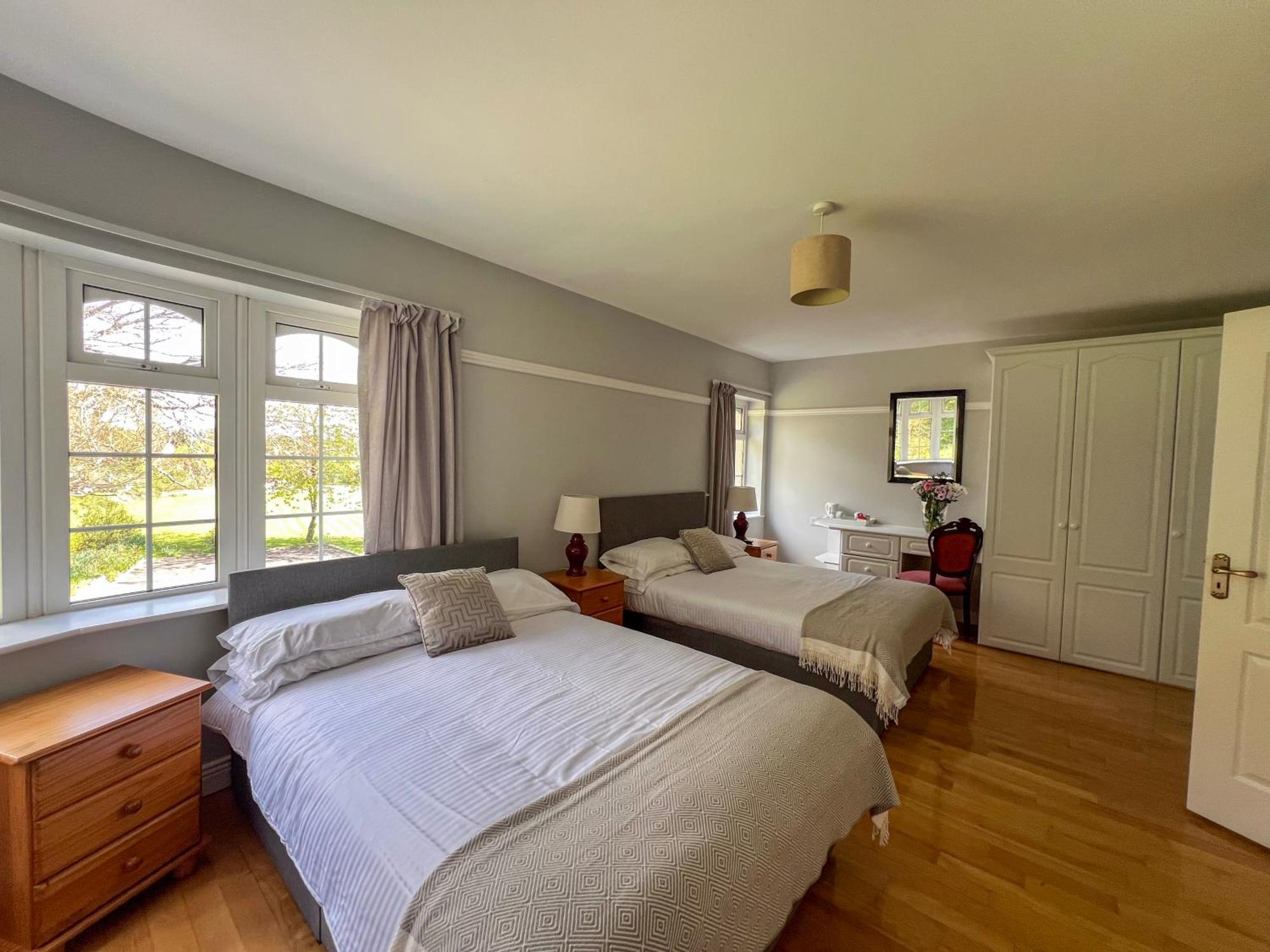 Woodville Lodge Guesthouse Killarney Dış mekan fotoğraf
